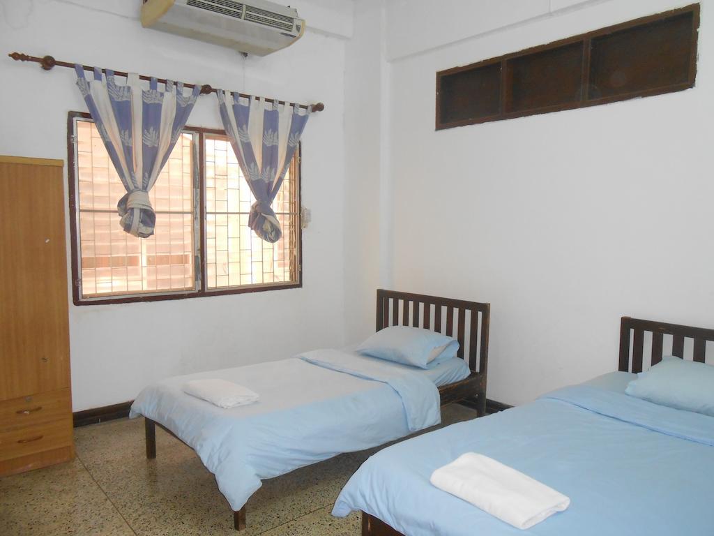 Saysouly Guesthouse Vientiane Room photo